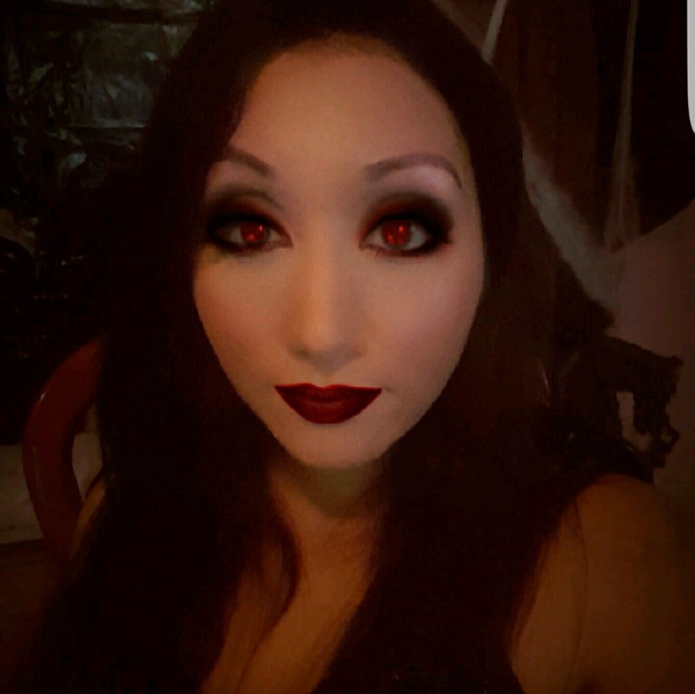 Meet your Posher, Monica